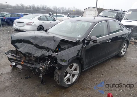 2012 Volkswagen Passat 2.5L Se z USA, uszkodzony, nr VIN 1VWBP7A34CC040426